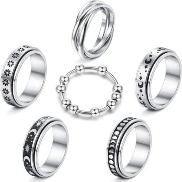 Jewelry - Small hugging earrings